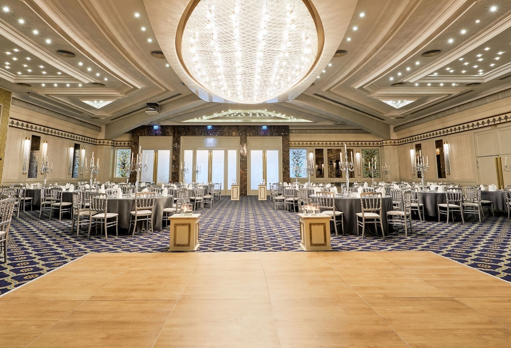 Dedeman Istanbul — Hotel building in Istanbul, Istanbul