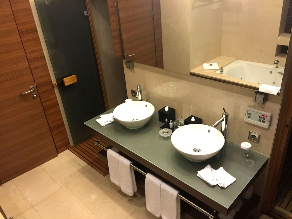 Dedeman Istanbul — Hotel rooms in Istanbul, Istanbul