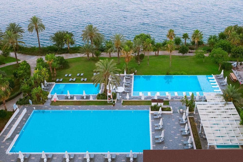 Akra Antalya — Swimming pool in Antalya