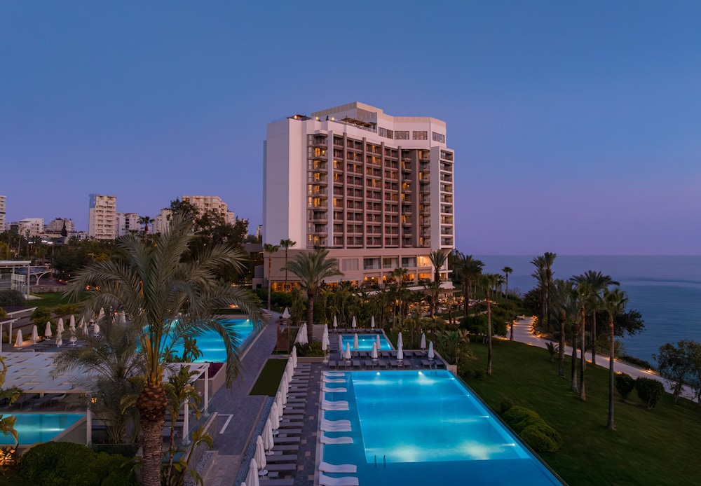 Akra Antalya — Hotel building in Antalya