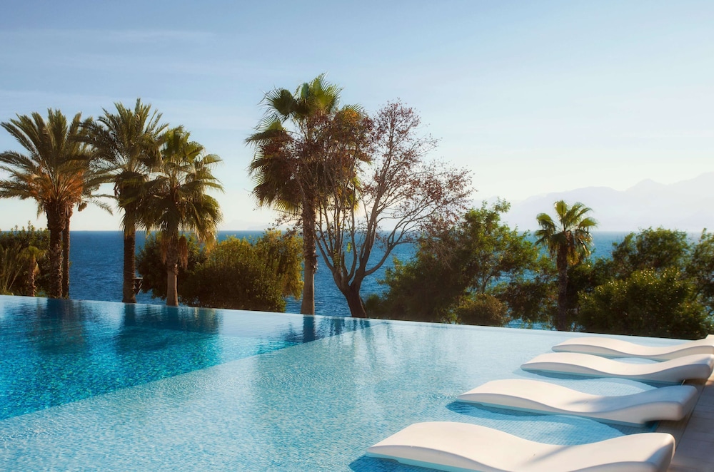 Akra Antalya — Swimming pool in Antalya