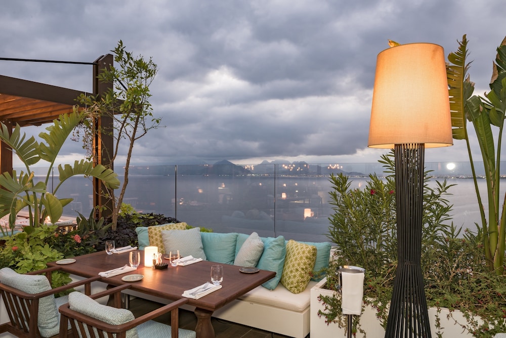 Akra Antalya — Restaurant & bars in Antalya
