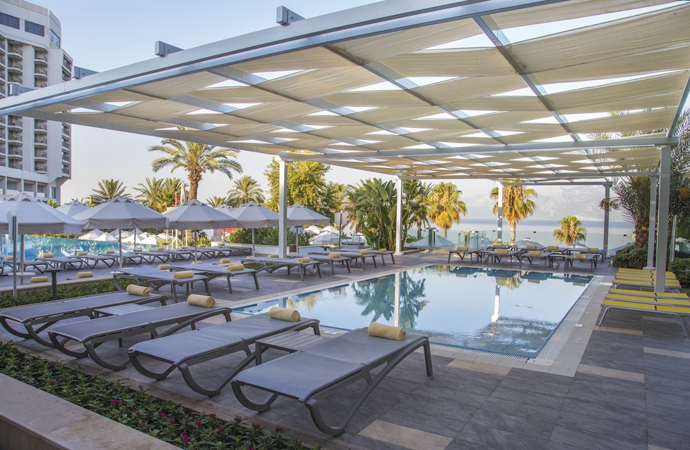 Akra Antalya — Swimming pool in Antalya