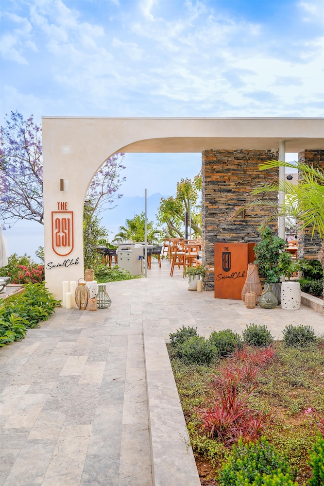 Akra Antalya — Restaurant & bars in Antalya