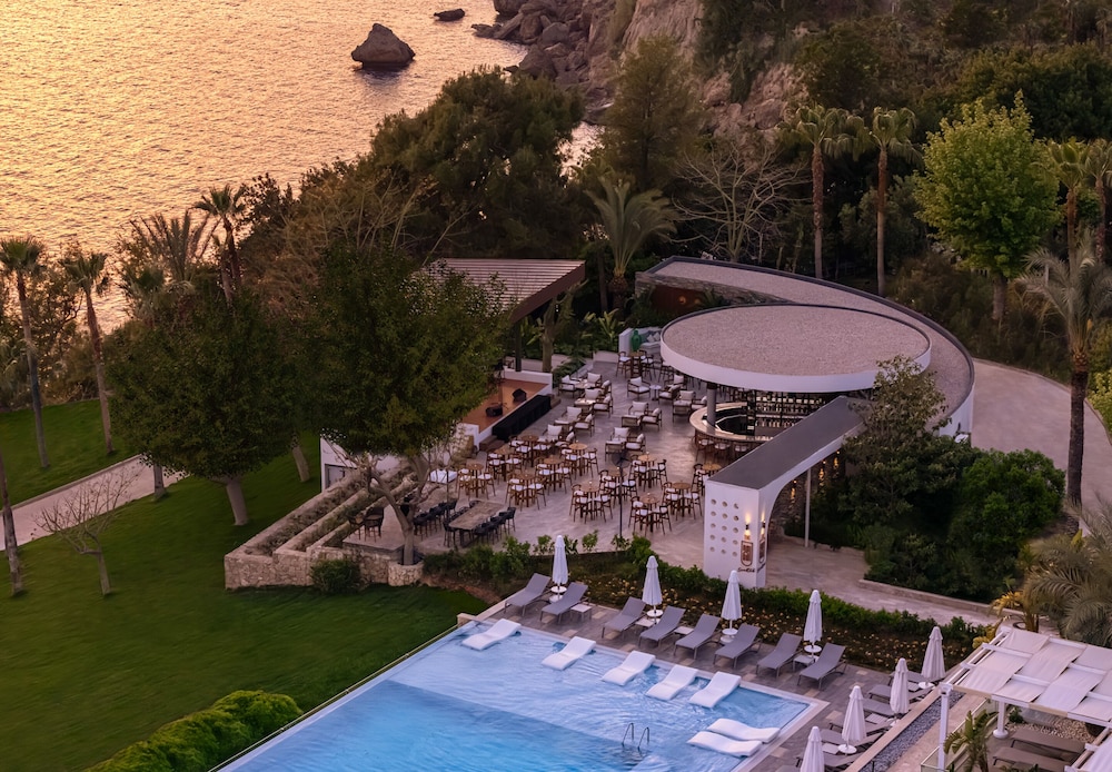 Akra Antalya — Restaurant & bars in Antalya