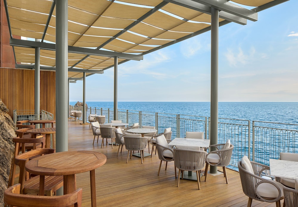 Akra Antalya — Restaurant & bars in Antalya