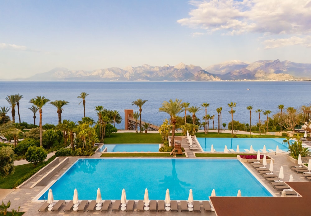 Akra Antalya — Swimming pool in Antalya