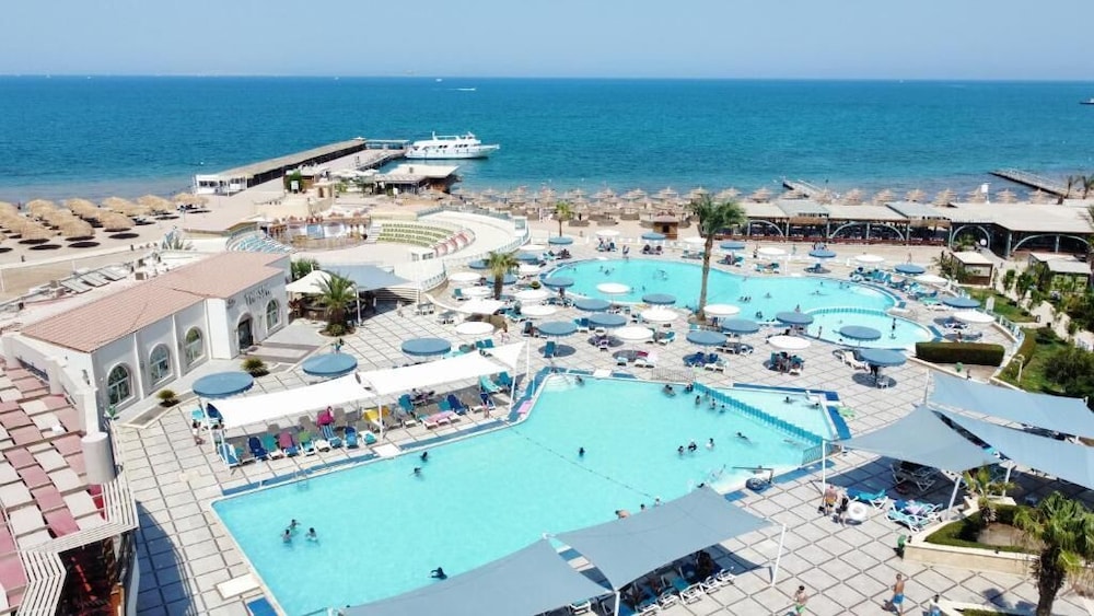 Aladdin Beach Resort - Families and Couples Only — Swimming pool in Hurghada, Red Sea