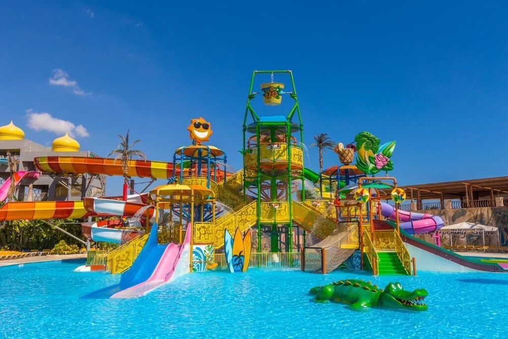 Aladdin Beach Resort - Families and Couples Only — Swimming pool in Hurghada, Red Sea