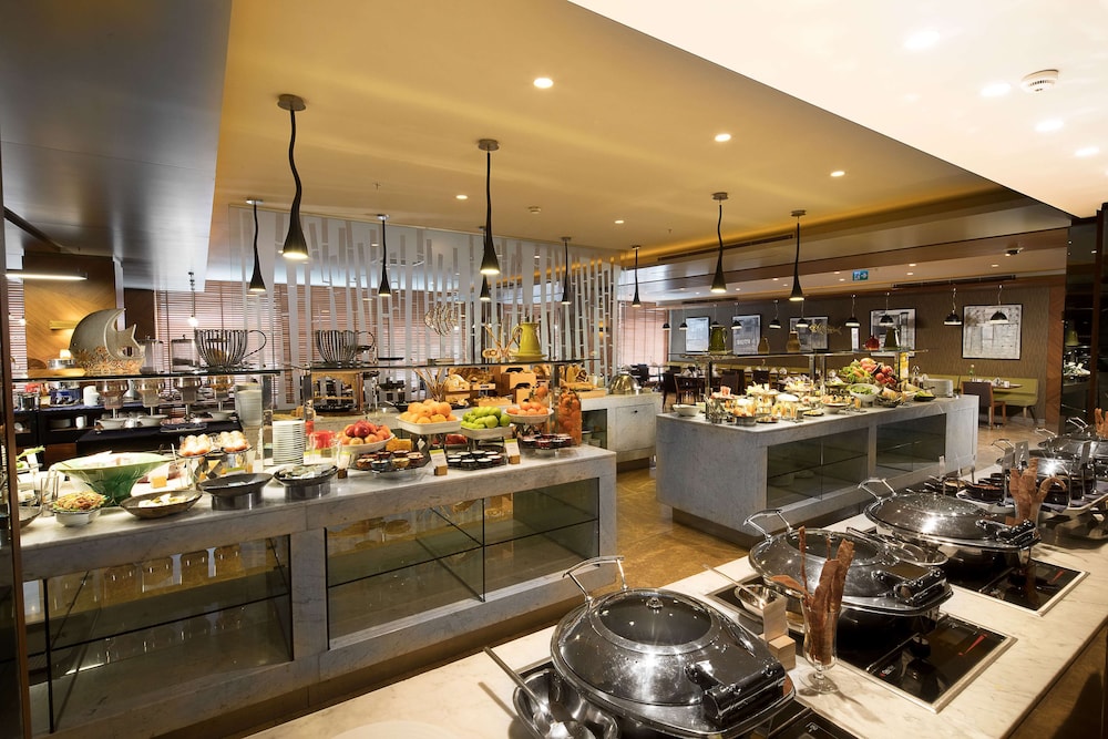 Doubletree By Hilton Istanbul Old Town — Restaurant & bars in Istanbul, Istanbul