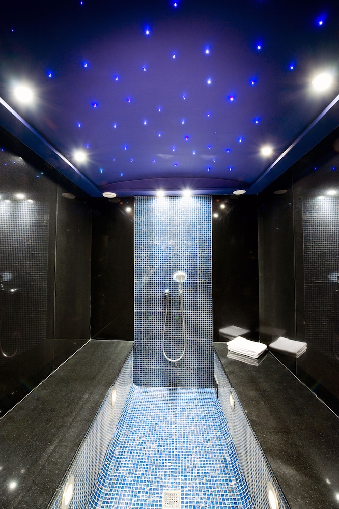 Doubletree By Hilton Istanbul Old Town — Spa in Istanbul, Istanbul