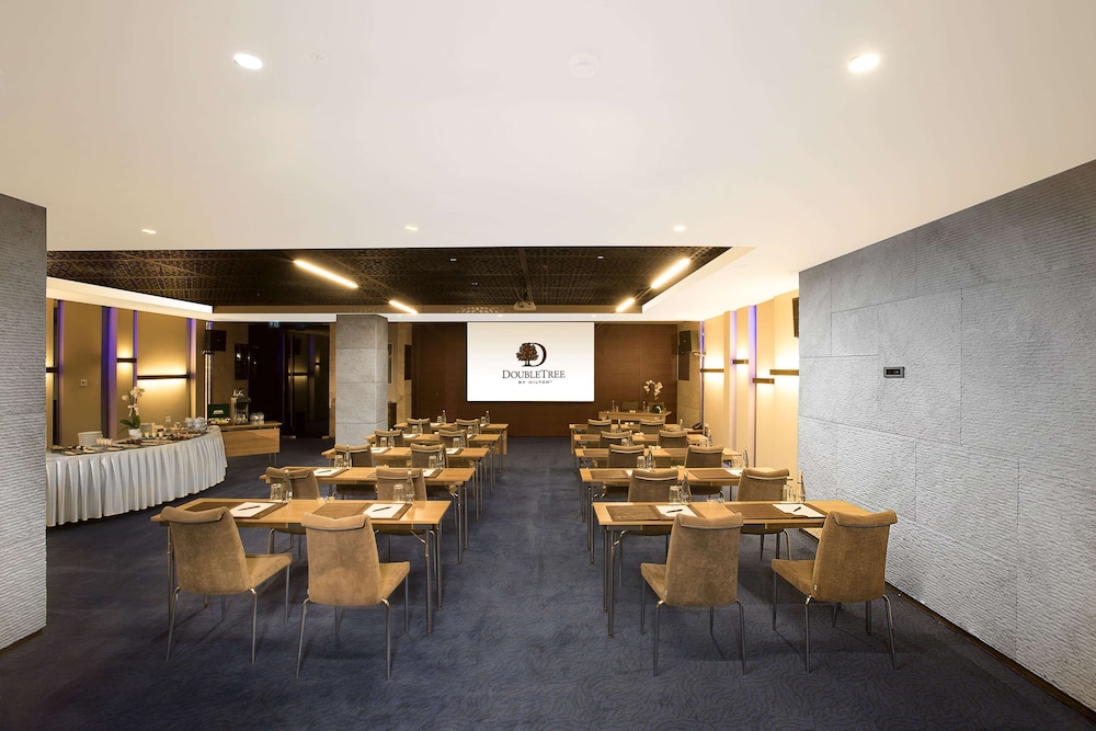 Doubletree By Hilton Istanbul Old Town — Restaurant & bars in Istanbul, Istanbul