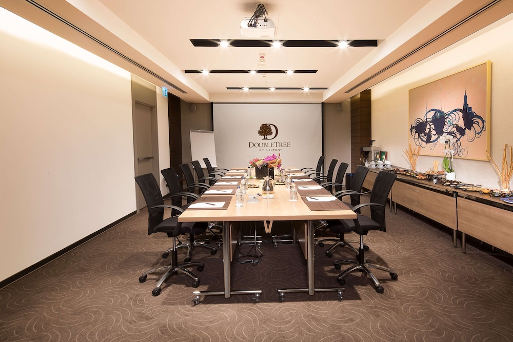 Doubletree By Hilton Istanbul Old Town — Hotel building in Istanbul, Istanbul