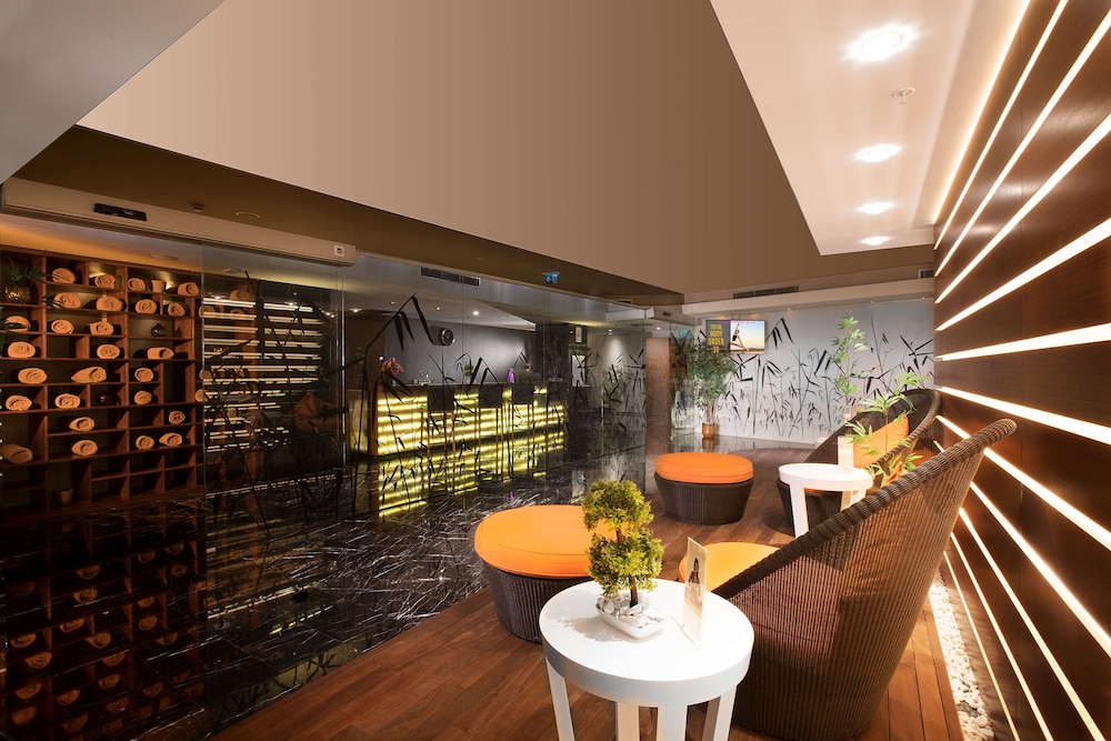 Doubletree By Hilton Istanbul Old Town — Restaurant & bars in Istanbul, Istanbul