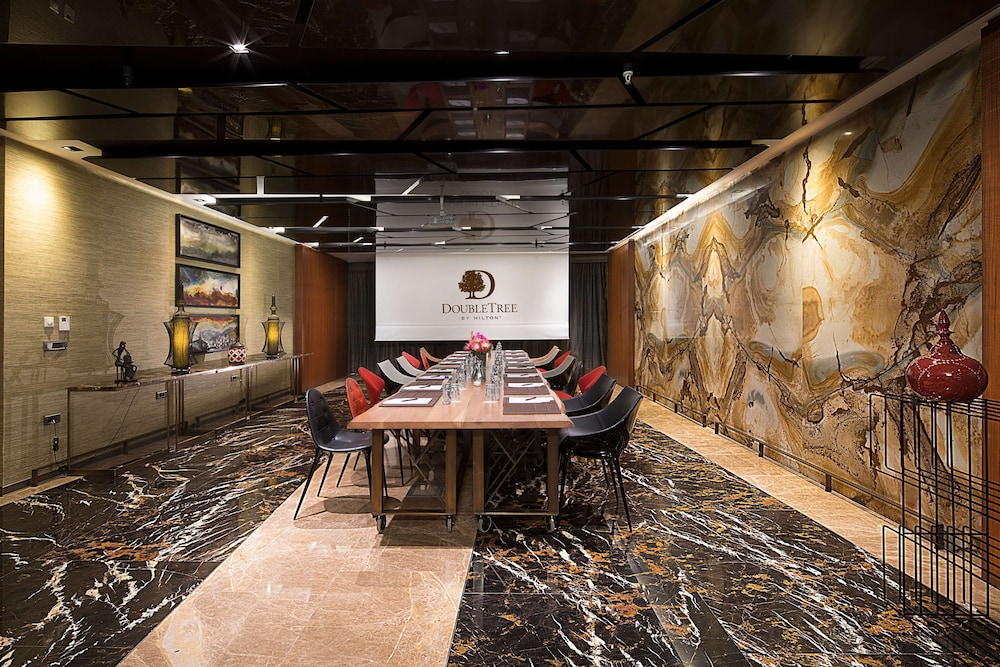 Doubletree By Hilton Istanbul Old Town — Restaurant & bars in Istanbul, Istanbul