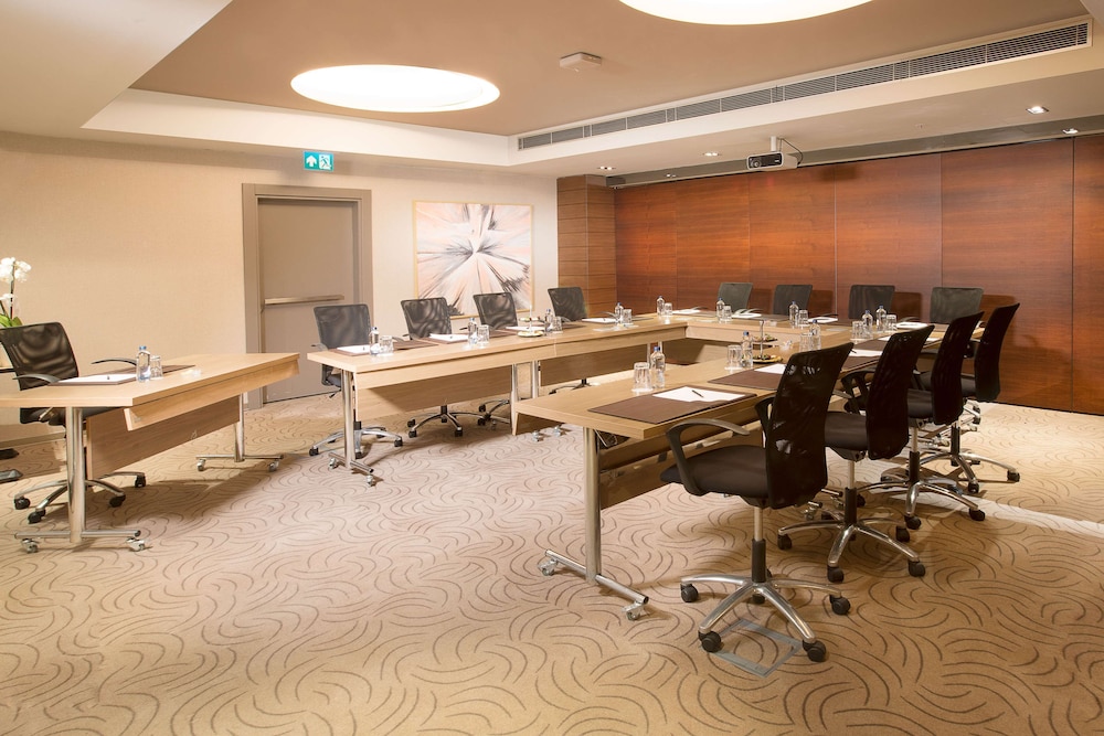 Doubletree By Hilton Istanbul Old Town — Hotel building in Istanbul, Istanbul