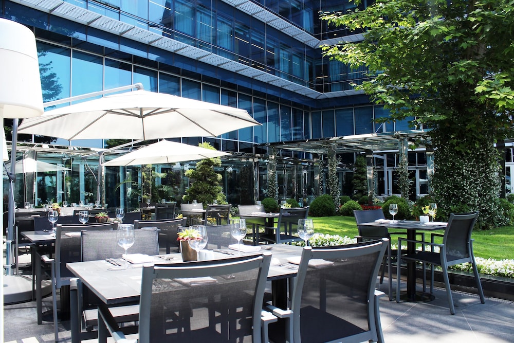 Doubletree by Hilton Istanbul Moda — Restaurant & bars in Istanbul, Istanbul