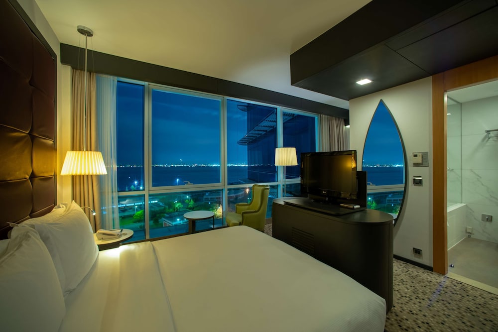 Doubletree by Hilton Istanbul Moda — Hotel rooms in Istanbul, Istanbul