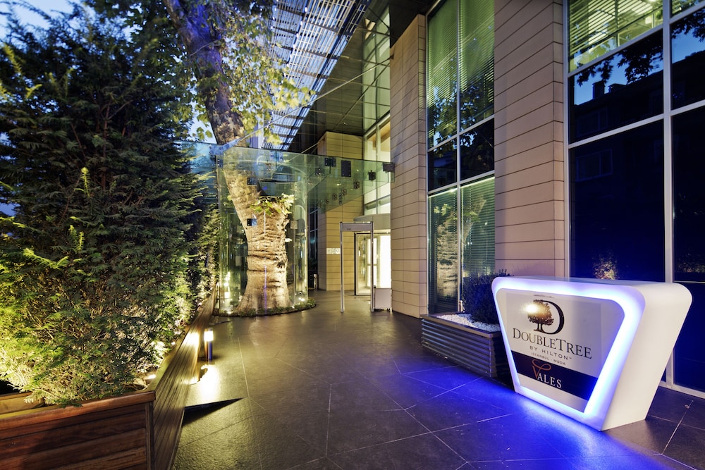 Doubletree by Hilton Istanbul Moda — Hotel building in Istanbul, Istanbul
