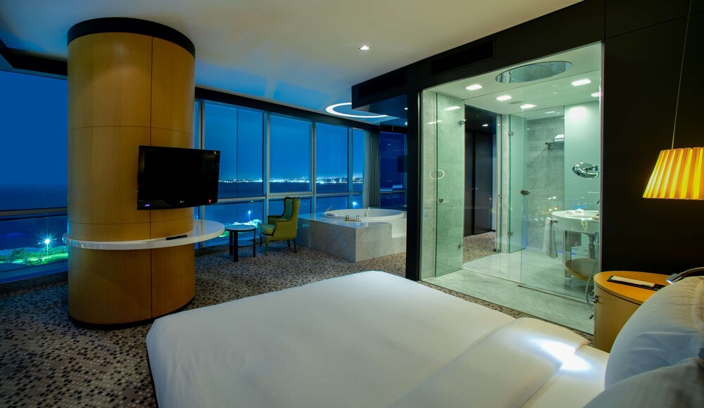 Doubletree by Hilton Istanbul Moda — Hotel rooms in Istanbul, Istanbul