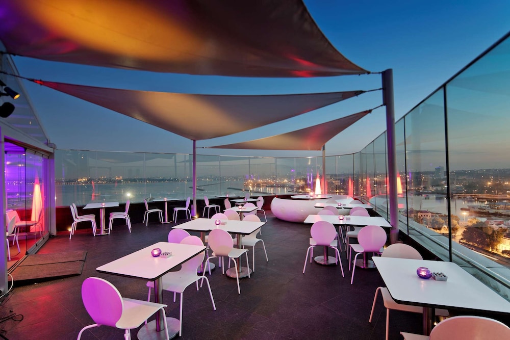 Doubletree by Hilton Istanbul Moda — Restaurant & bars in Istanbul, Istanbul