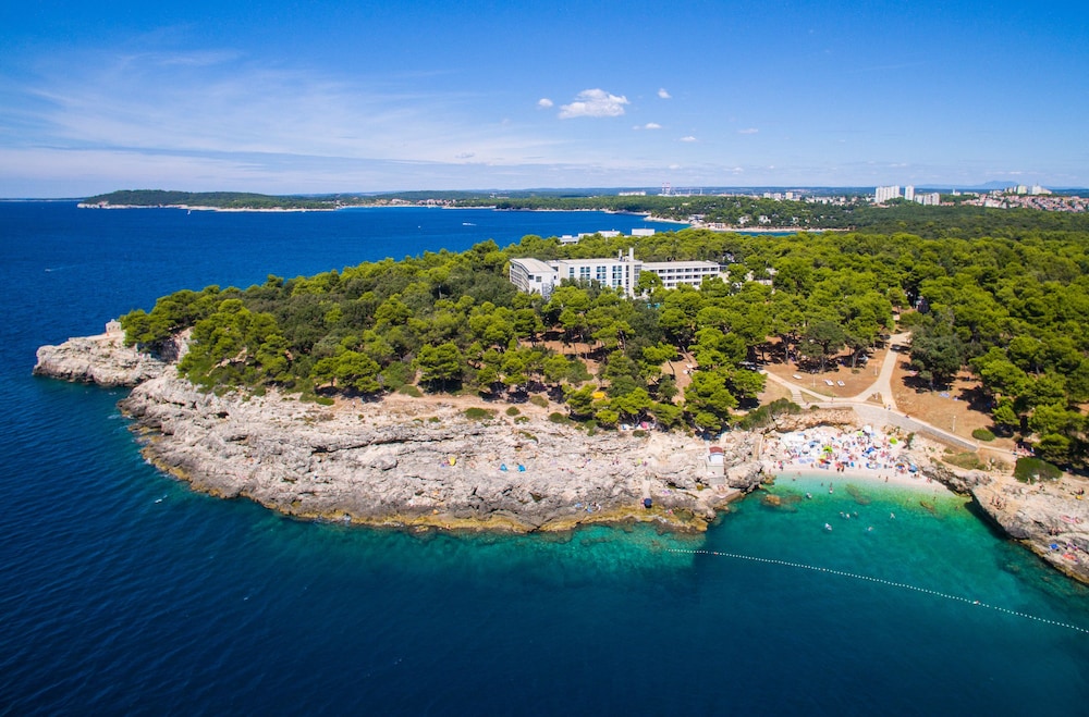 Park Plaza Arena Pula — Hotel building in Pula, Istria
