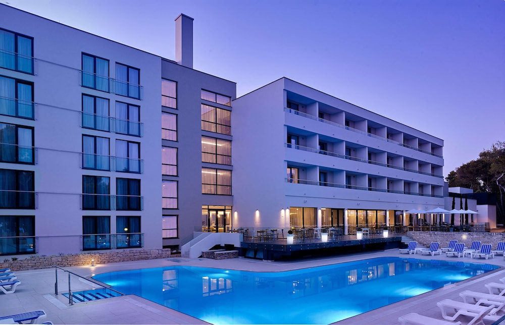 Park Plaza Arena Pula — Hotel building in Pula, Istria