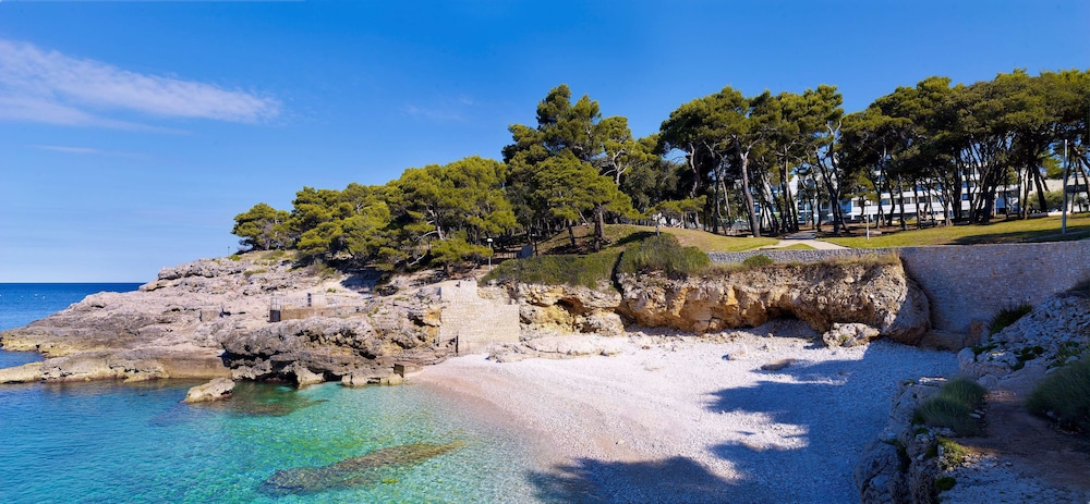 Park Plaza Arena Pula — Beach in Pula, Istria