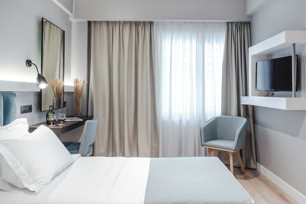 Athens Cypria Hotel — Hotel rooms in Athens, Attica