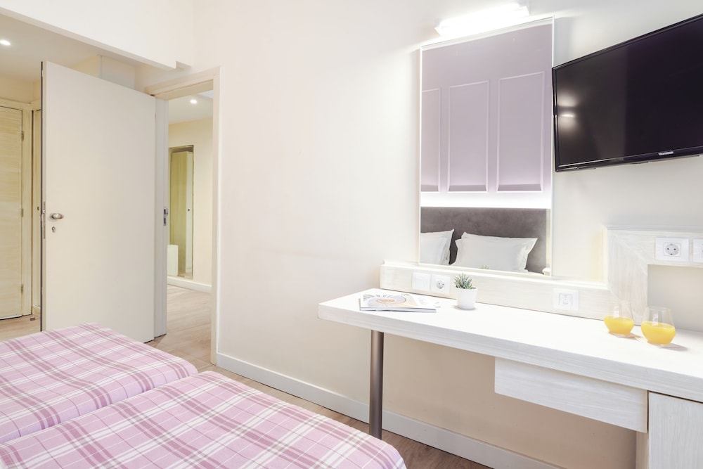 Athens Cypria Hotel — Hotel rooms in Athens, Attica