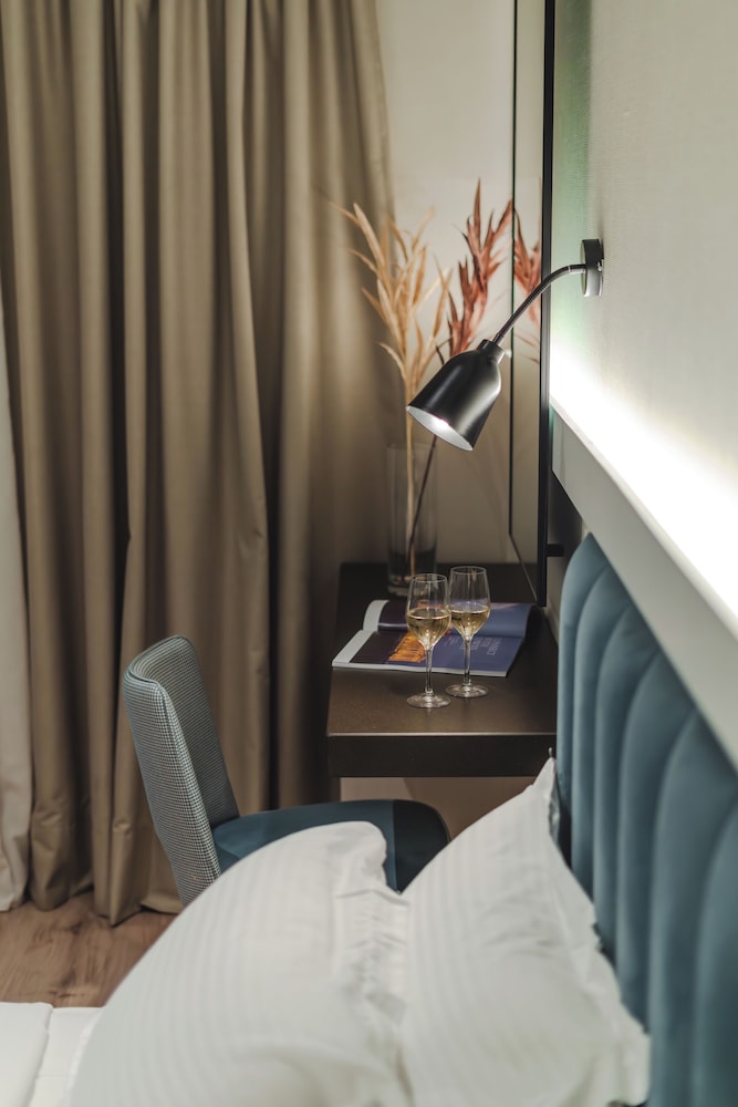 Athens Cypria Hotel — Hotel rooms in Athens, Attica