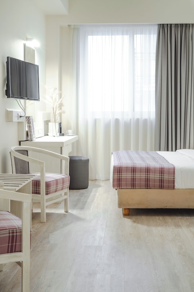 Athens Cypria Hotel — Hotel rooms in Athens, Attica