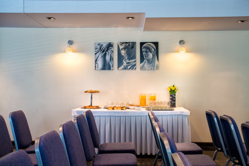 Athens Gate Hotel — Restaurant & bars in Athens, Attica