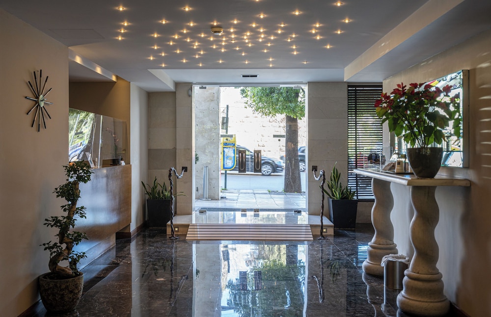 Athens Gate Hotel — Hotel building in Athens, Attica