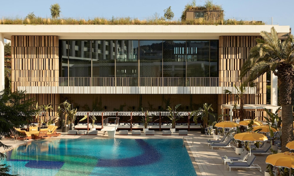Conrad Athens The Ilisian — Swimming pool in Athens, Attica