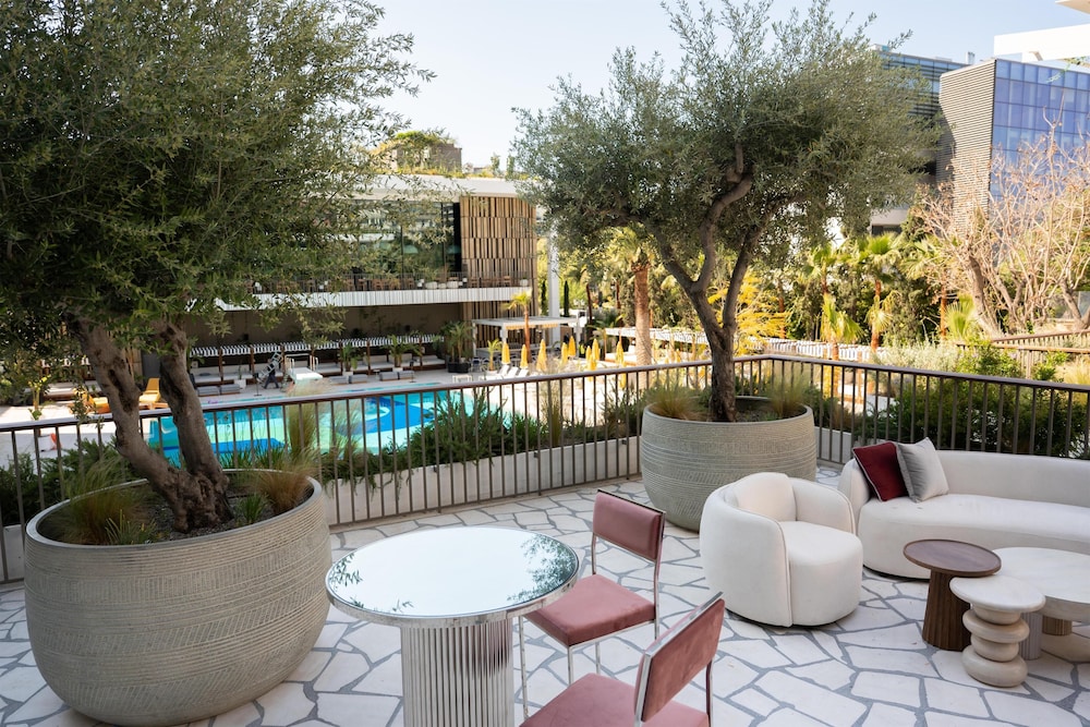 Conrad Athens The Ilisian — Swimming pool in Athens, Attica