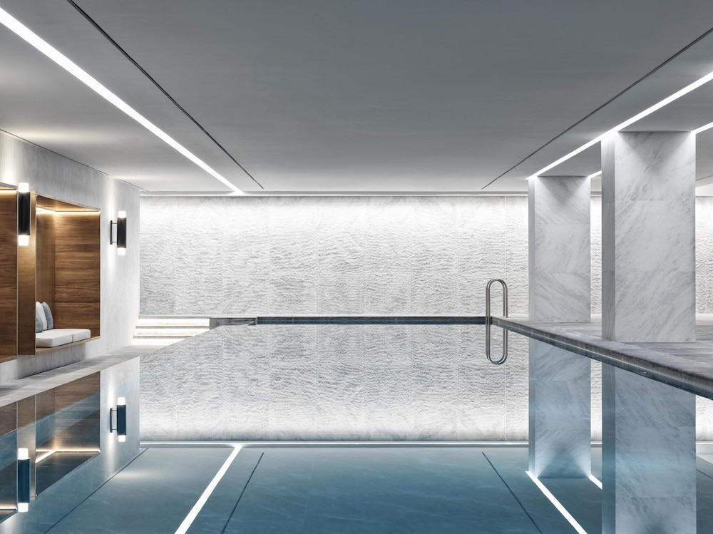 Grand Hyatt Athens — Swimming pool in Athens, Attica
