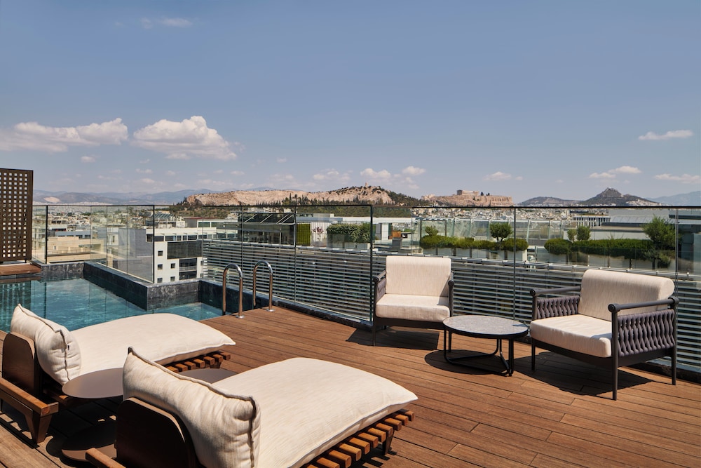 Grand Hyatt Athens — Swimming pool in Athens, Attica