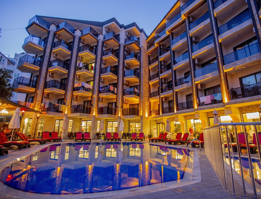 Fatih Hotel Kleopatra — Hotel building in Alanya