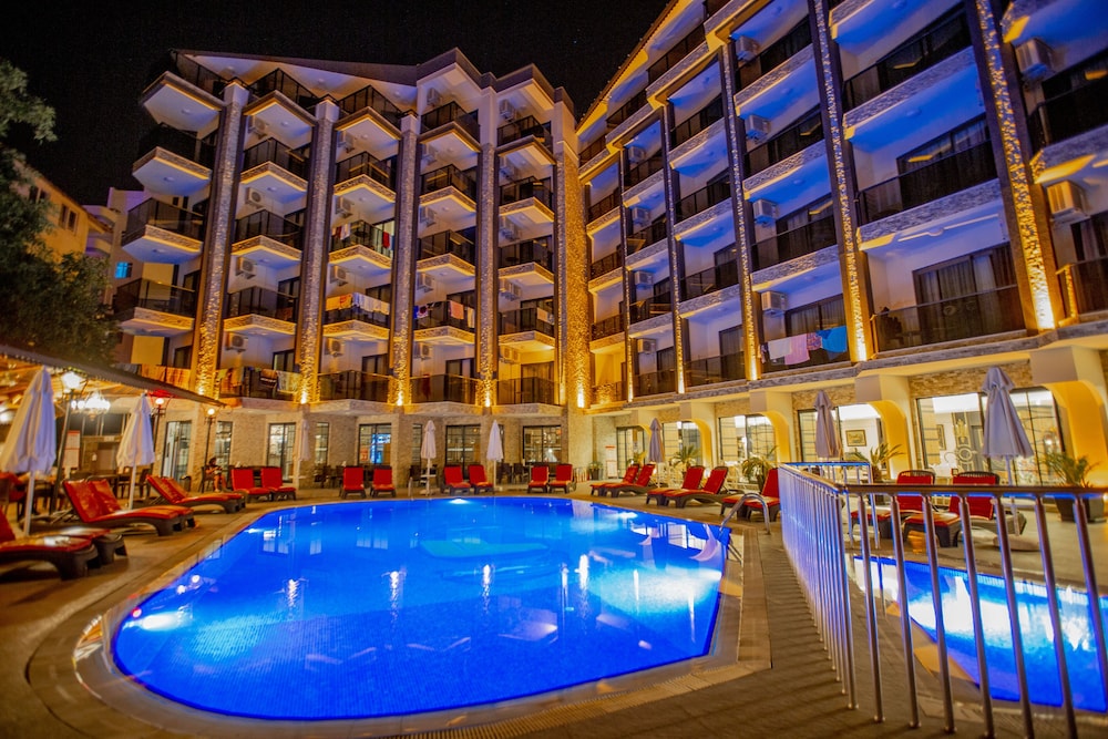 Fatih Hotel Kleopatra — Hotel building in Alanya