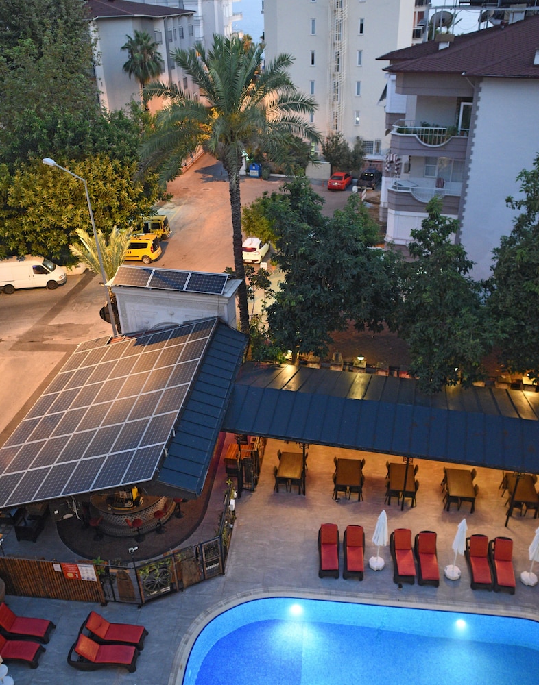 Fatih Hotel Kleopatra — Restaurant & bars in Alanya