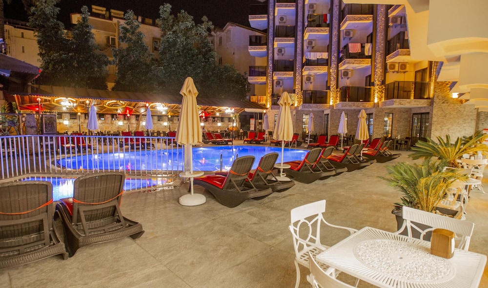 Fatih Hotel Kleopatra — Swimming pool in Alanya