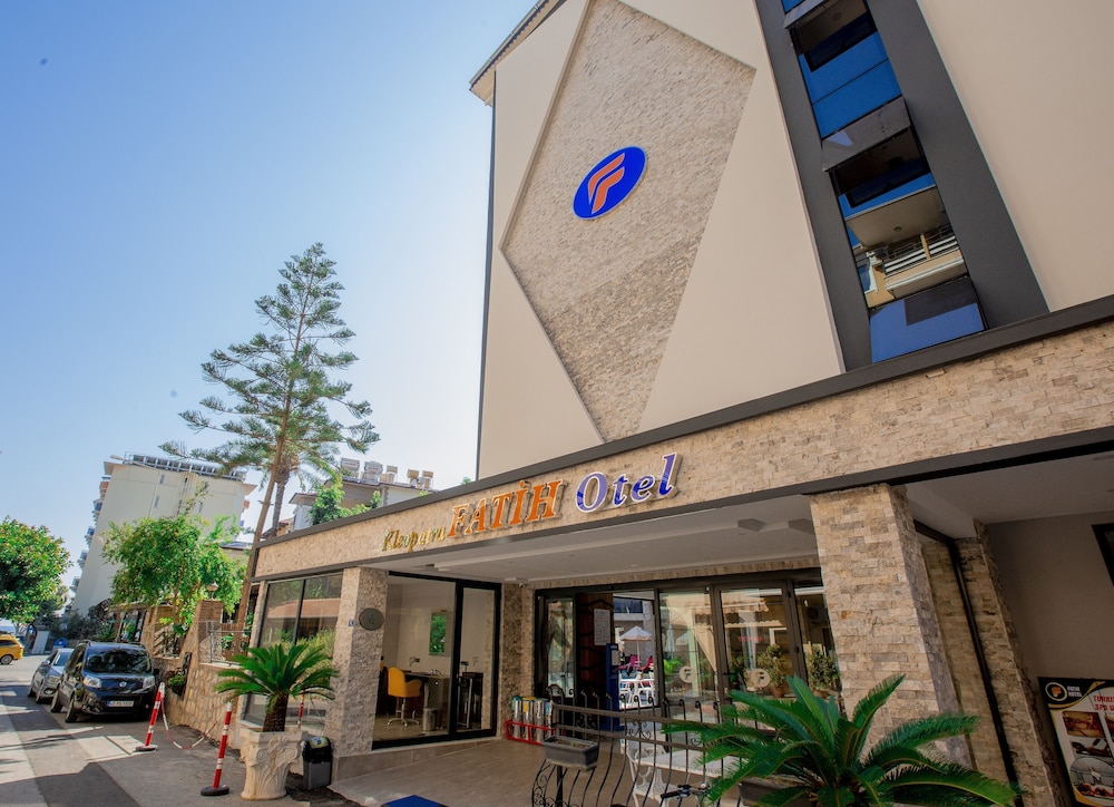 Fatih Hotel Kleopatra — Hotel building in Alanya