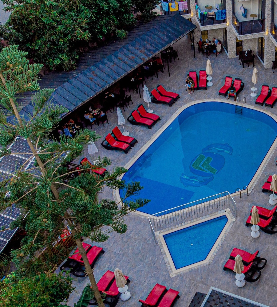 Fatih Hotel Kleopatra — Swimming pool in Alanya