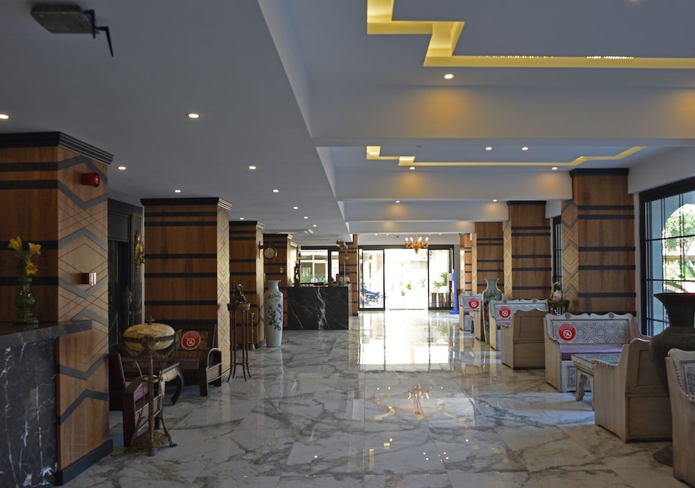 Fatih Hotel Kleopatra — Hotel building in Alanya