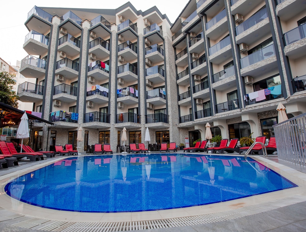 Fatih Hotel Kleopatra — Hotel building in Alanya