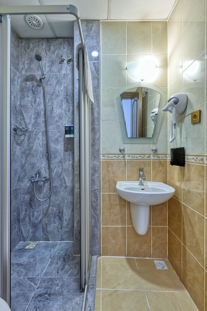 Fors Hotel Sultanahmet — Hotel rooms in Istanbul, Istanbul