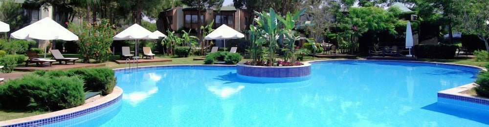 Gloria Verde Resort - All Inclusive — Swimming pool in Belek