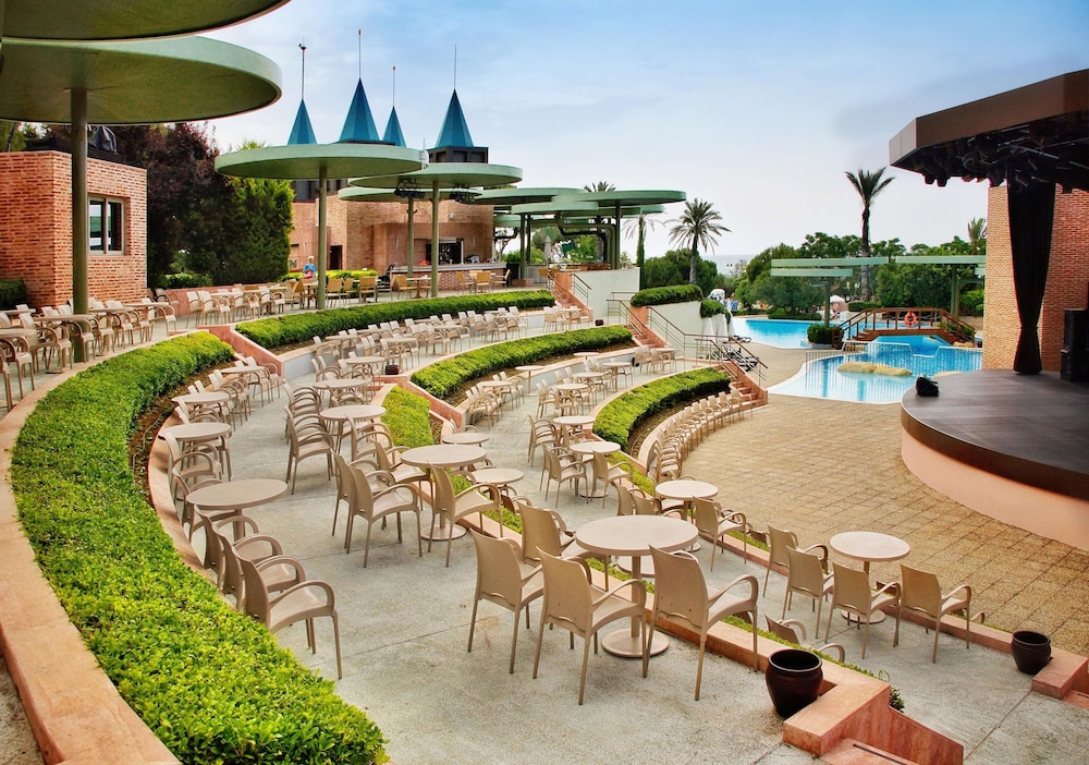 Gloria Verde Resort - All Inclusive — Restaurant & bars in Belek