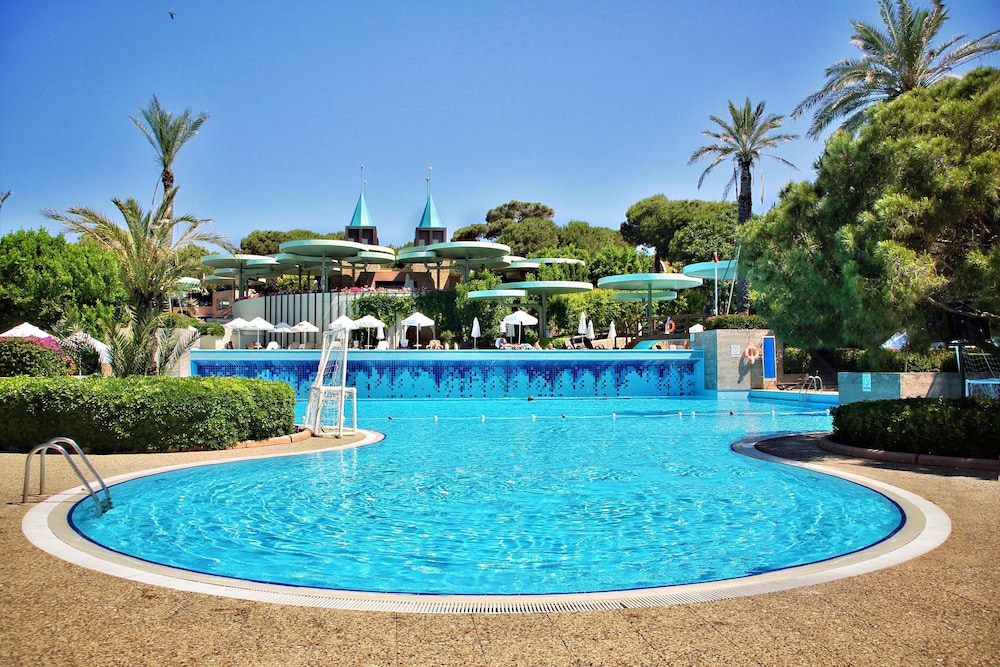 Gloria Verde Resort - All Inclusive — Swimming pool in Belek